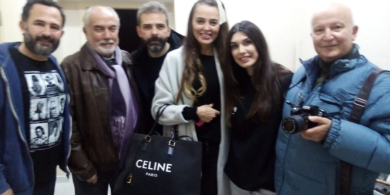 Yamaner Oyuncu Burcu Kıratlı’yı Tebrik Etti!