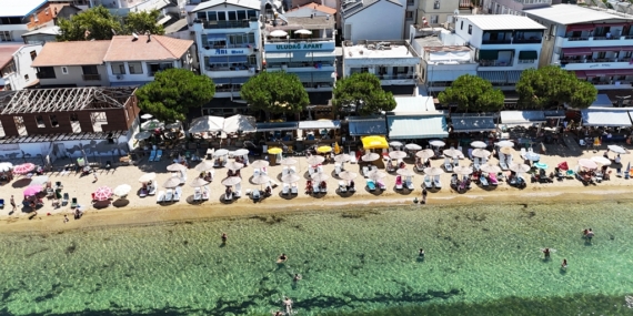 Avşa Adası’nda Tatilci Akını: Plajlarda Yer Kalmadı!