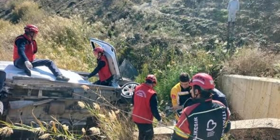 Balıkesir’de Otomobil Şarampole Yuvarlandı: 1 Yaralı