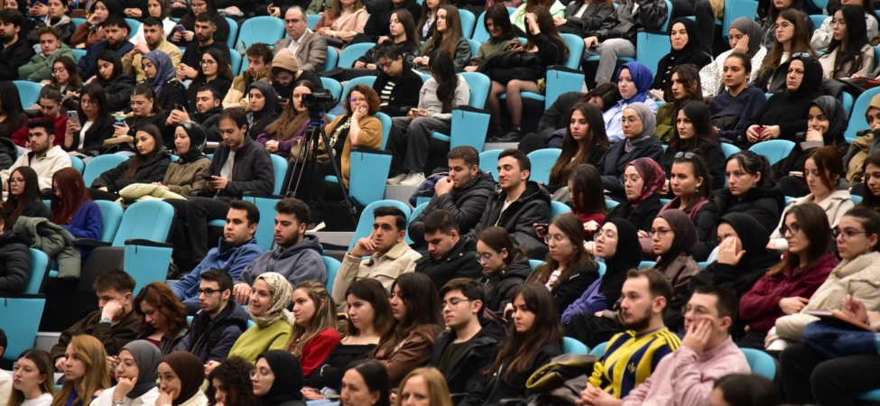 baunde-gencler-icin-iban-suistimalleri-uzerine-onemli-panel-gerceklesti-82613-7QhdWu