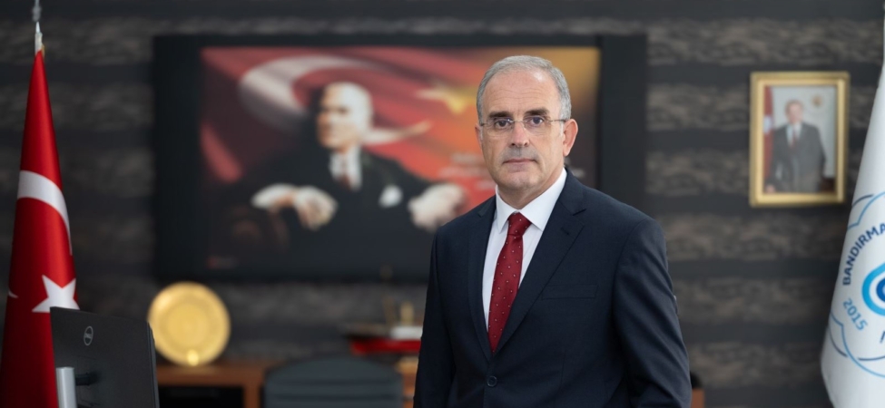 rektor-boz-14-mart-tip-bayraminda-saglik-calisanlarina-ozel-mesajini-paylasti-82757-4upIYy