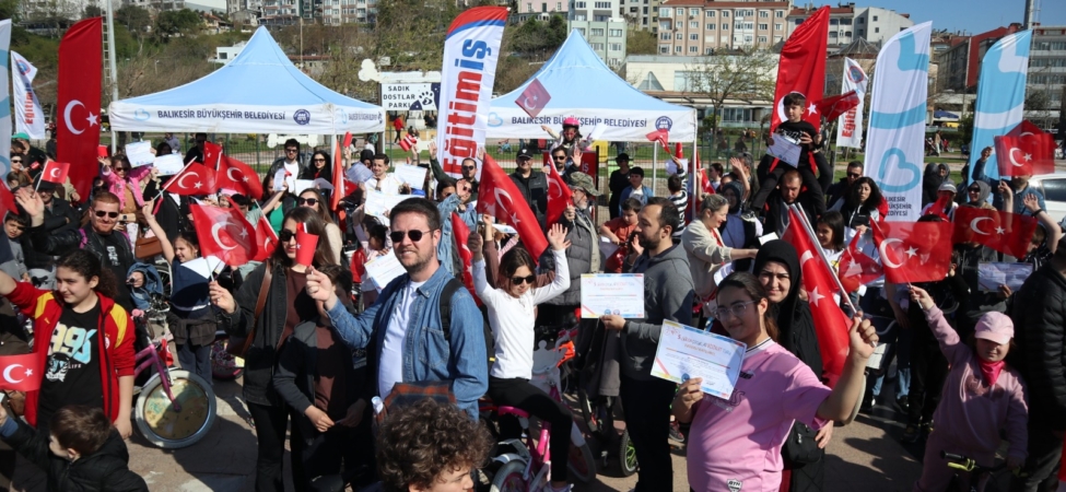 bandirmada-bisiklet-turu-ile-23-nisan-heyecani-83014-SbStnq