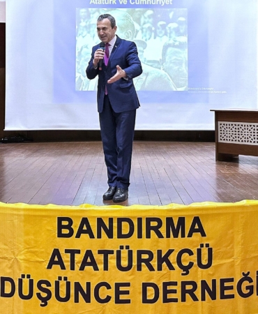 Bandırma'da Atatürk ve Cumhuriyet Paneli Düzenlendi