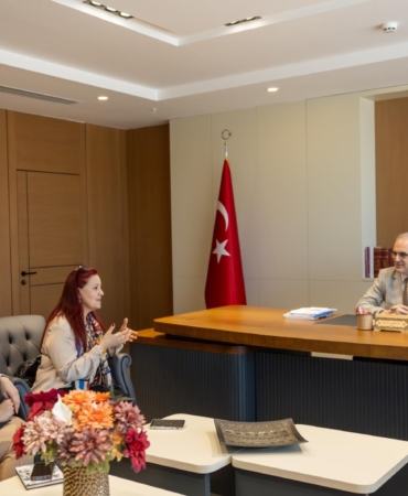 Anne ve Kızı Bandırma Onyedi Eylül Üniversitesi'nde Eğitim Hayallerini Gerçekleştirdi