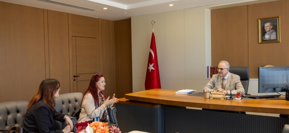 Anne ve Kızı Bandırma Onyedi Eylül Üniversitesi'nde Eğitim Hayallerini Gerçekleştirdi