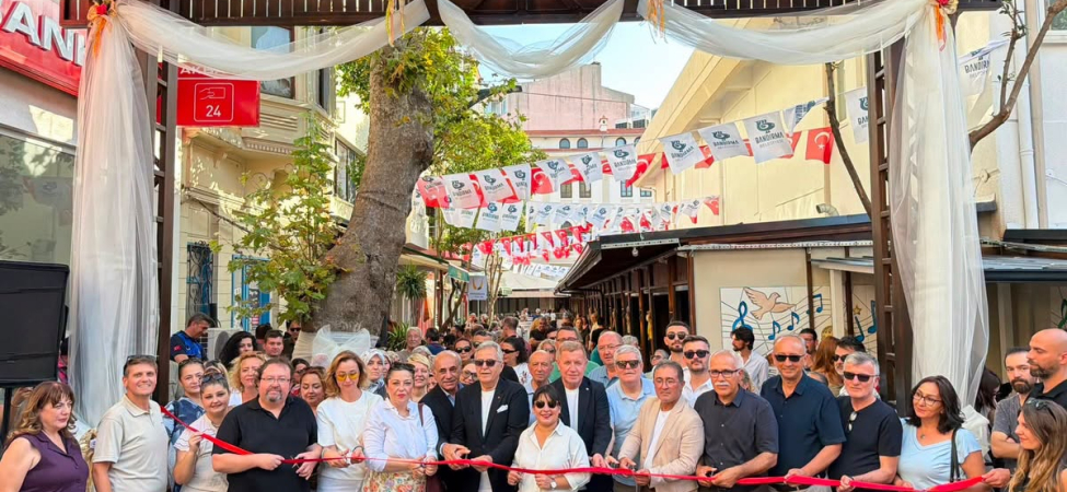 Bandırma Belediyesi Sanat Sokağı’nı Coşkulu Törenle Açtı