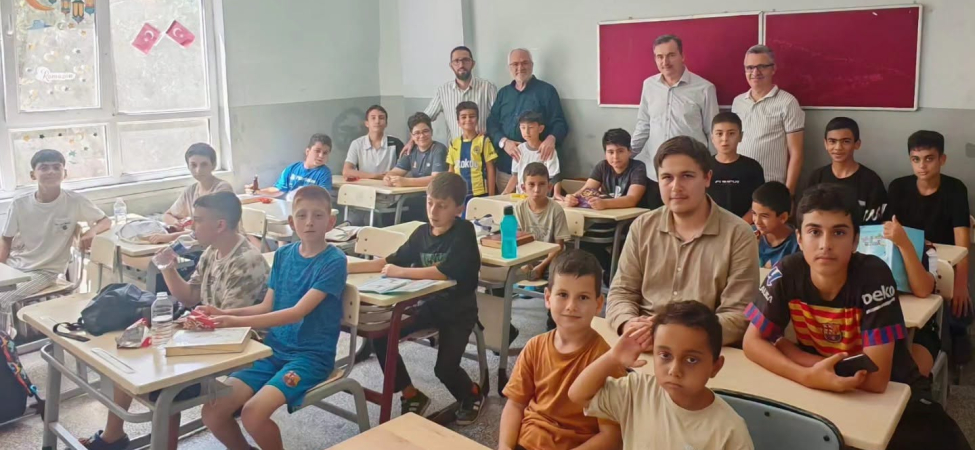 AK Parti Bandırma’dan yaz okullarına anlamlı destek ziyaretleri