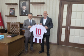 Bandırmaspor Yönetimi, Kaymakam Öztürk’ü Ziyaret Etti
